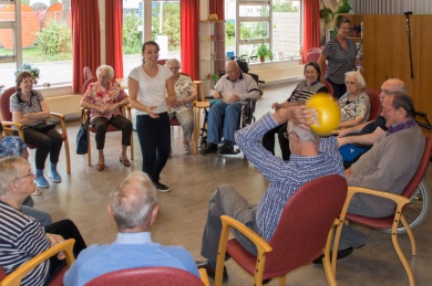 Sfeerimpressie van Echt contact maken: vrijwilligerswerk met ouderen bij  Amstelring