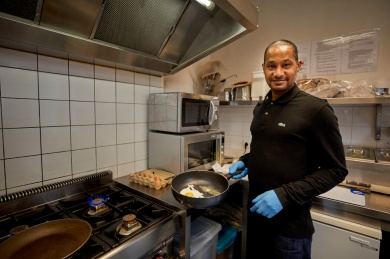 Sfeerimpressie van Kookgroep Sociaal Eetcafé bij Roads