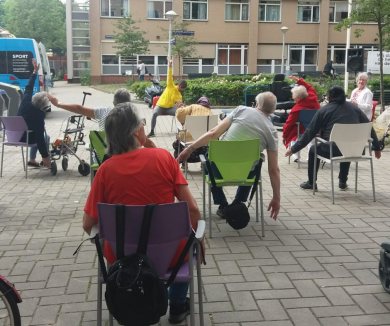 Sfeerimpressie van Stoelengym voor senioren (Oost) bij  Civic Amsterdam