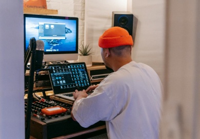 Sfeerimpressie van Workshop Modulaire Synthesizers bij Sociaal Muziekcentrum Eiwerk