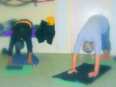 Sfeerimpressie van Yoga op de stoel 60-plus, Stadsdeel Oost bij  Meer Bewegen Voor Ouderen